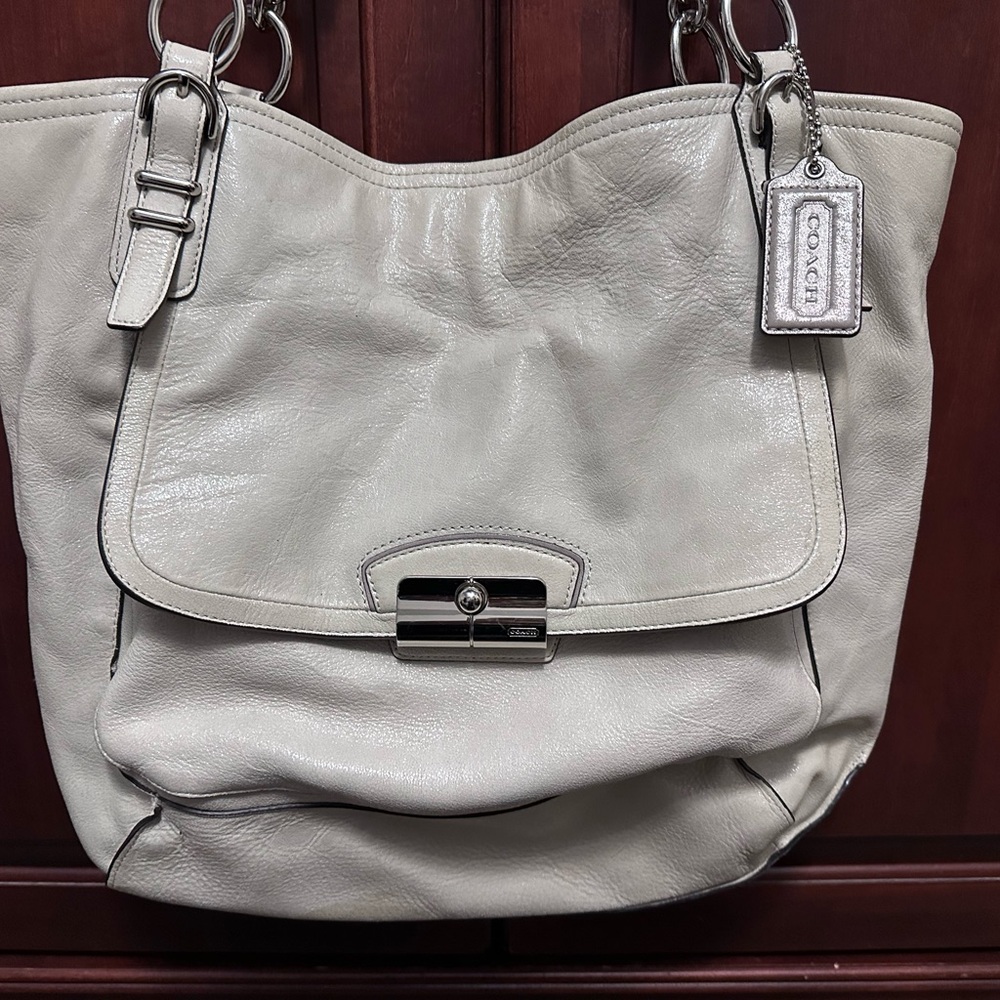 Coach Off-White Leather Shoulder Bag